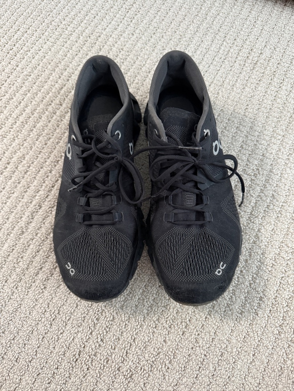 On Running Women Black Low-Profile Athletic Sneakers